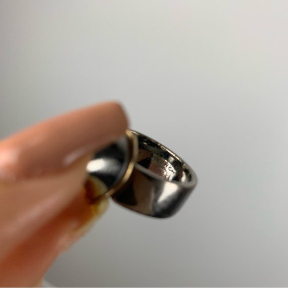 Men’s/Women’s Givenchy Designer Silver tone Shark Ring, SZ: 6/7 - Picture 7 of 12